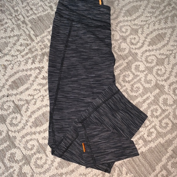 Lucy cropped leggings - Picture 2 of 5